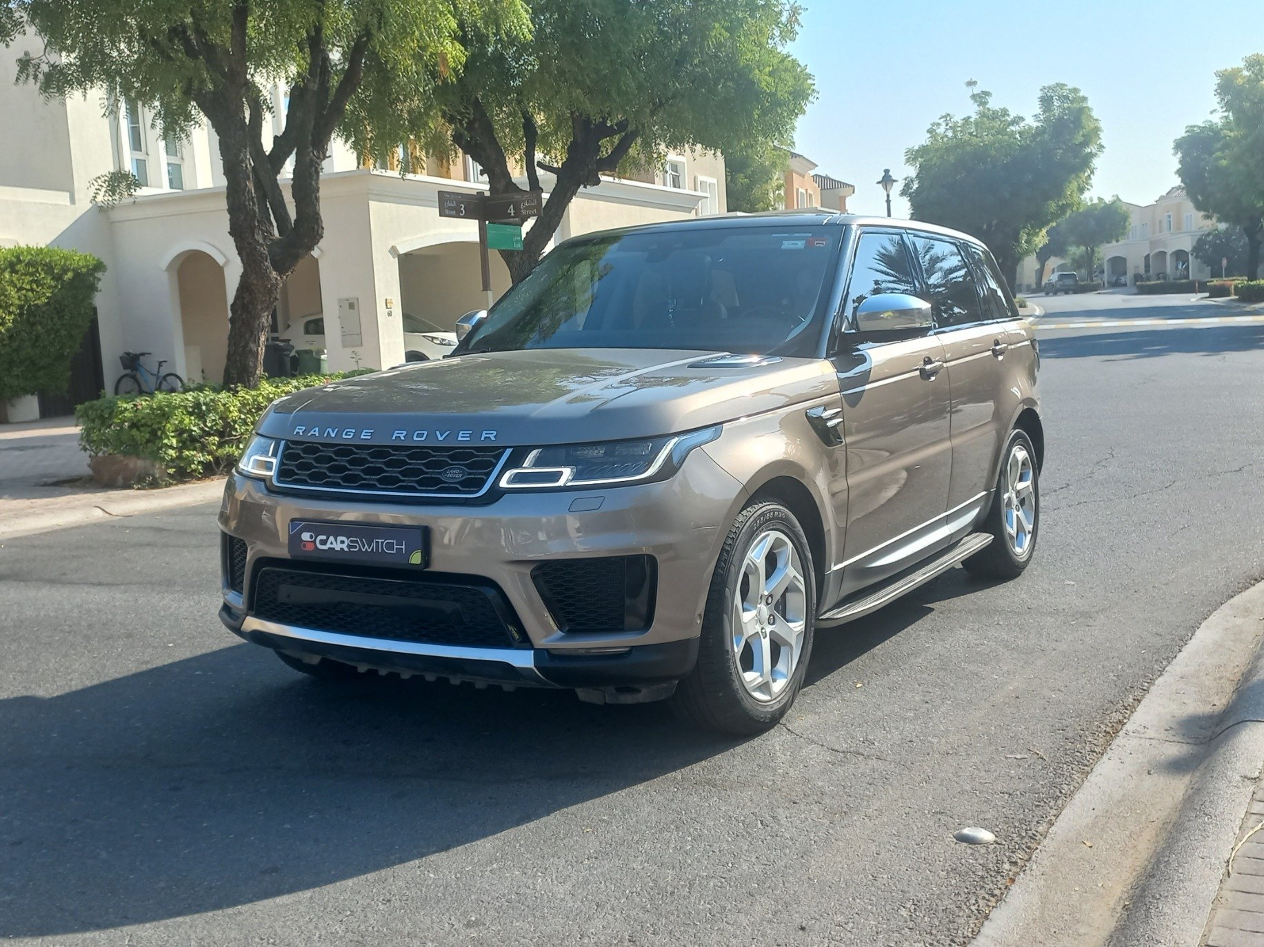 Used 2018 Range Rover Sport for sale in Dubai